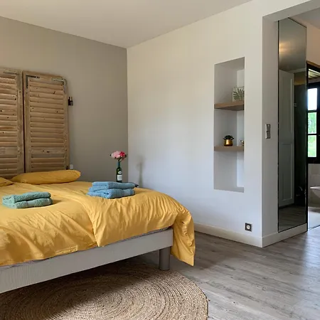 Lovely 8 Persons House In Ferienhaus Alles-Sur-Dordogne