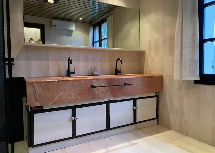 Lovely 8 Persons House In Casa de Férias *