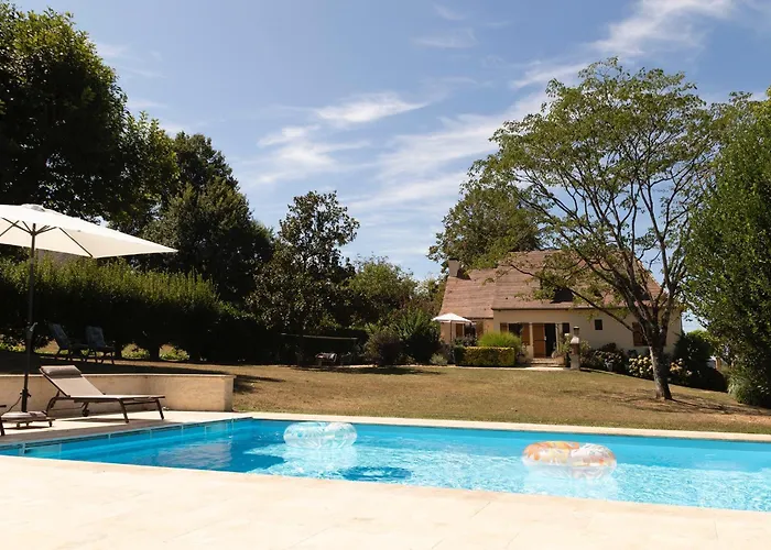 Lovely 8 Persons House In Alles-Sur-Dordogne